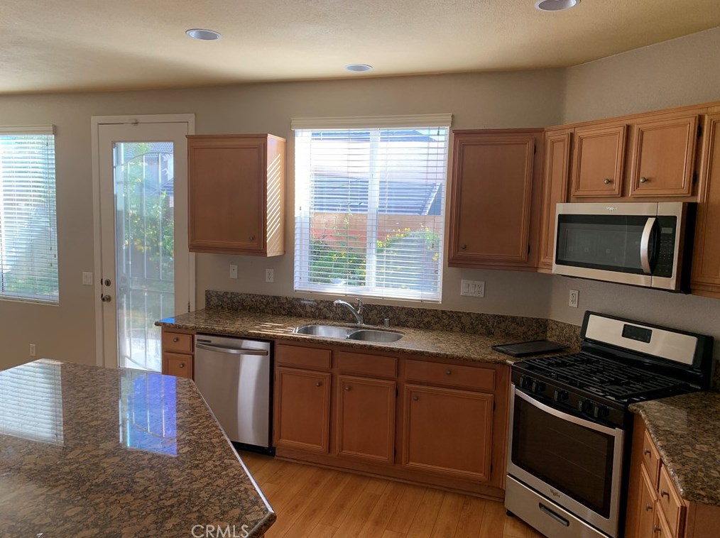 1323 Burdock St, Beaumont CA  92223-8301 exterior