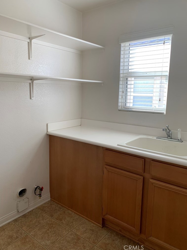 1323 Burdock St, Beaumont CA  92223-8301 exterior