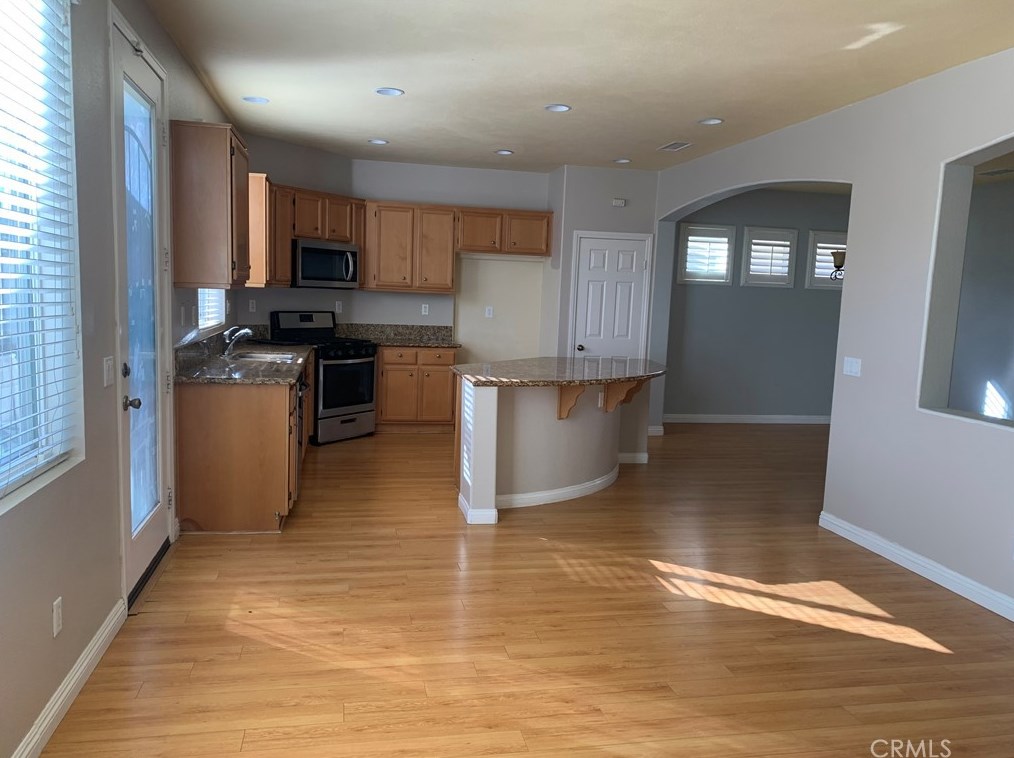 1323 Burdock St, Beaumont CA  92223-8301 exterior