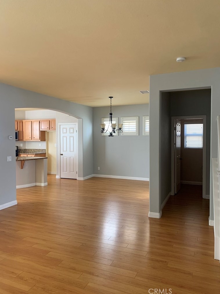 1323 Burdock St, Beaumont CA  92223-8301 exterior