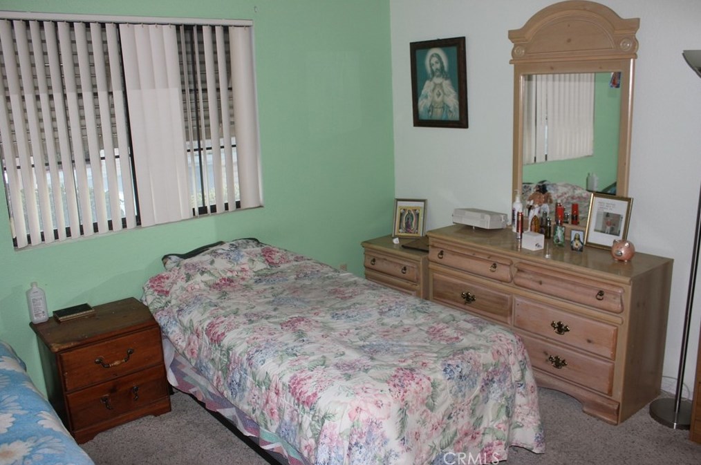 750 Alondra Dr, Hemet CA  92545-1500 exterior