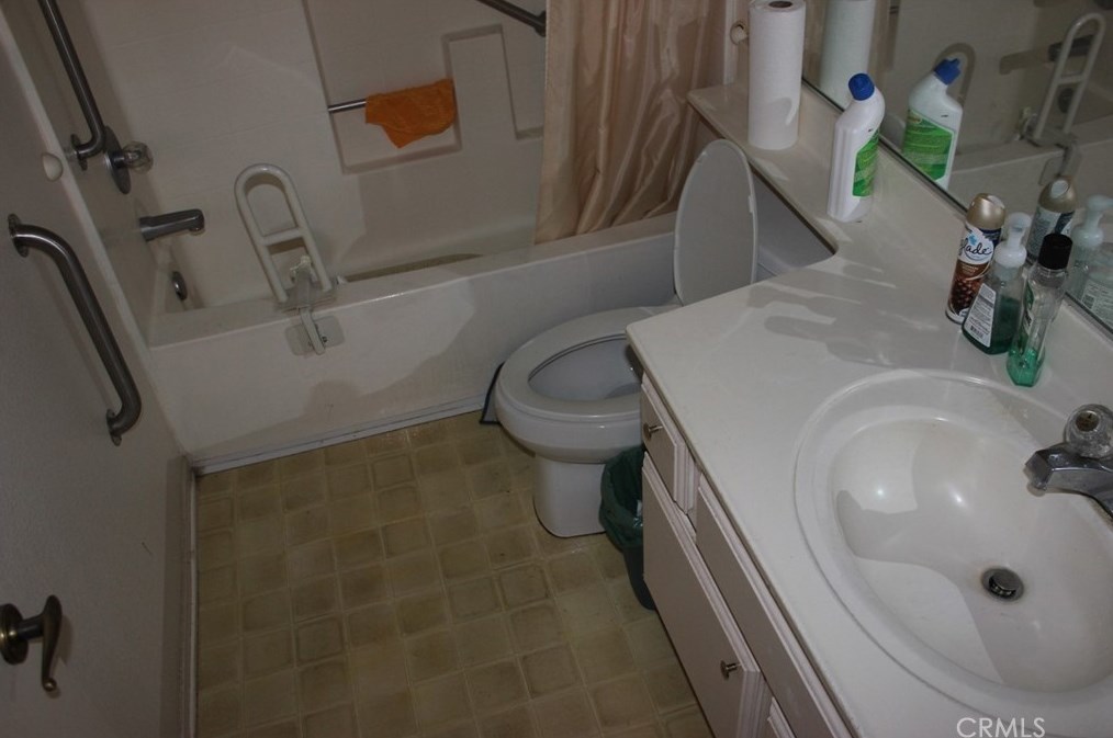 750 Alondra Dr, Hemet CA  92545-1500 exterior