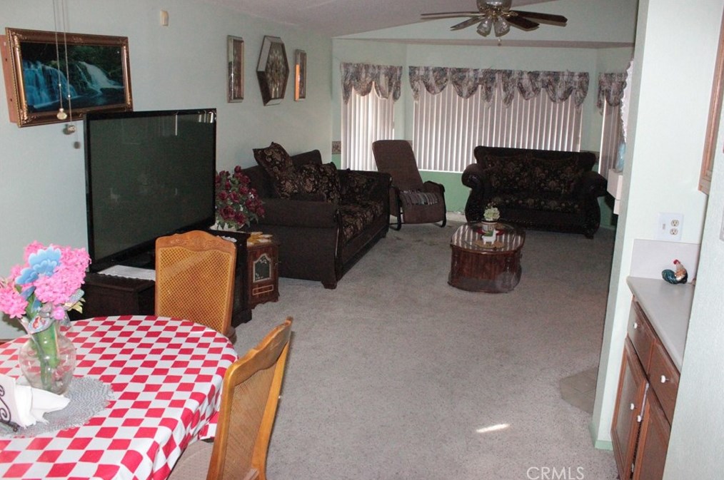 750 Alondra Dr, Hemet CA  92545-1500 exterior