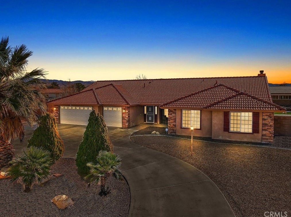 20363 Majestic Dr, Apple Valley, CA 92308
