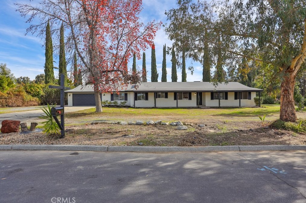 30150 Emerald Ln, Hemet, CA 92543