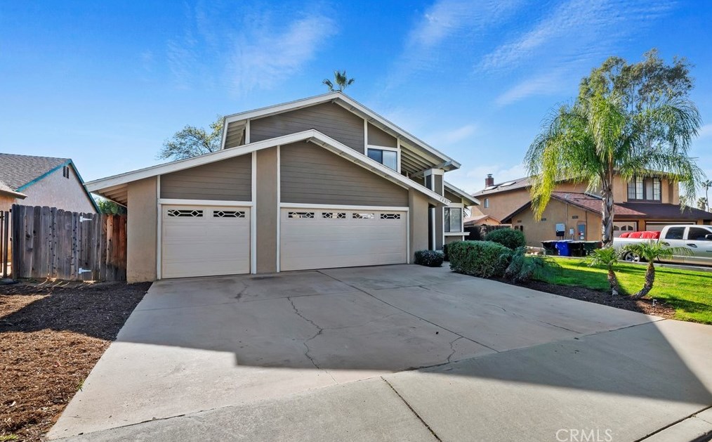 5801 Quiroz Dr, Riverside, CA 92509