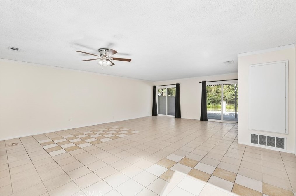 5710 Falling Leaf Ln, Riverside CA  92509-7310 exterior