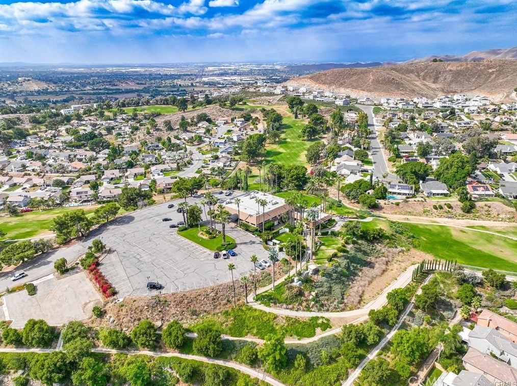 5710 Falling Leaf Ln, Riverside CA  92509-7310 exterior