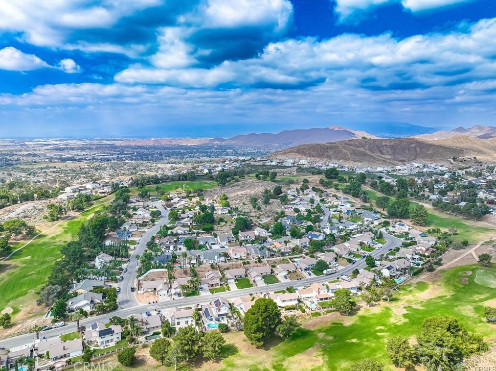 5710 Falling Leaf Ln, Riverside CA  92509-7310 exterior