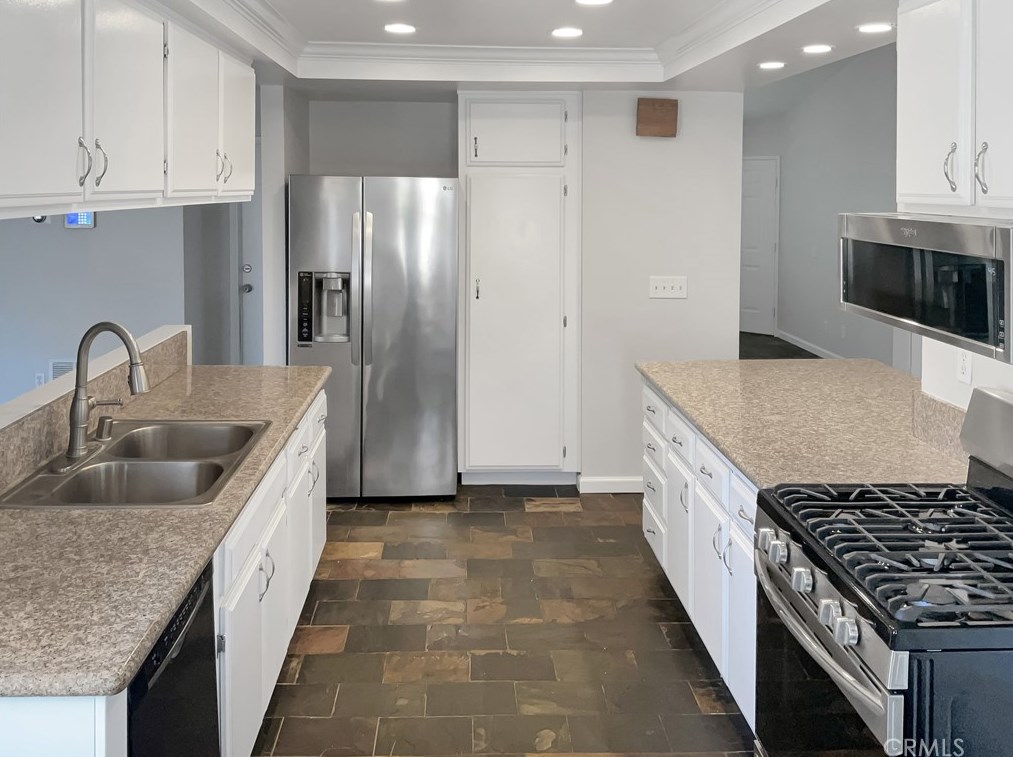 6720 Sunnyvale Dr, Riverside CA  92505-2109 exterior