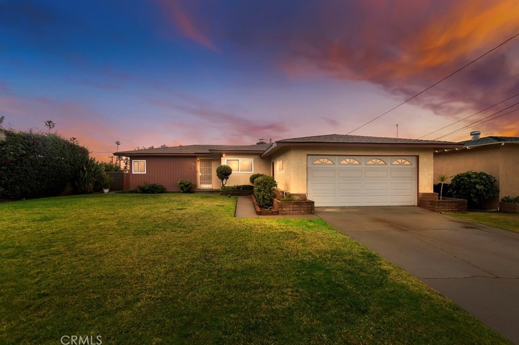 17259 Manzanita Dr, Fontana, CA 92335-5852