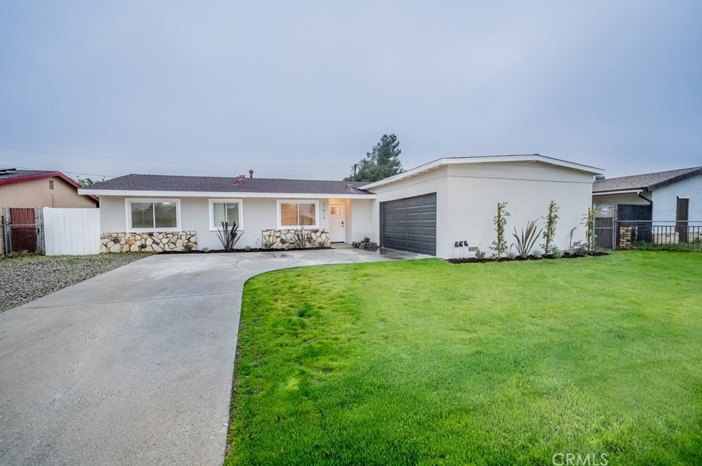 17416 Fairfax St, Fontana, CA 92336-2724