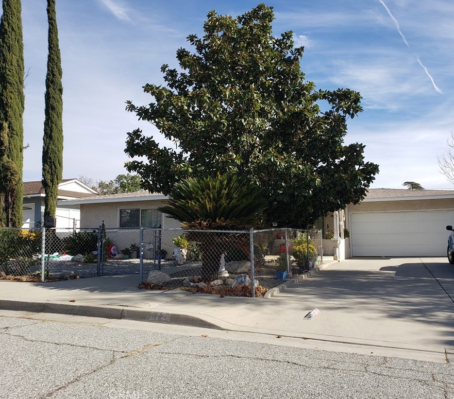 672 N 17th St, Banning, CA 92220