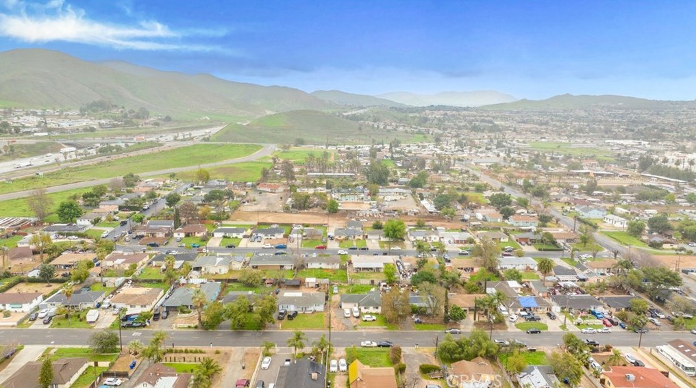 3942 Gordon Way, Riverside CA  92509-2708 exterior