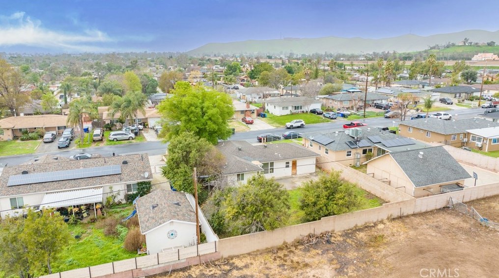 3942 Gordon Way, Riverside CA  92509-2708 exterior