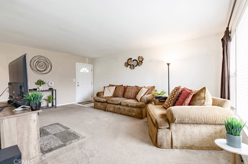 3942 Gordon Way, Riverside CA  92509-2708 exterior