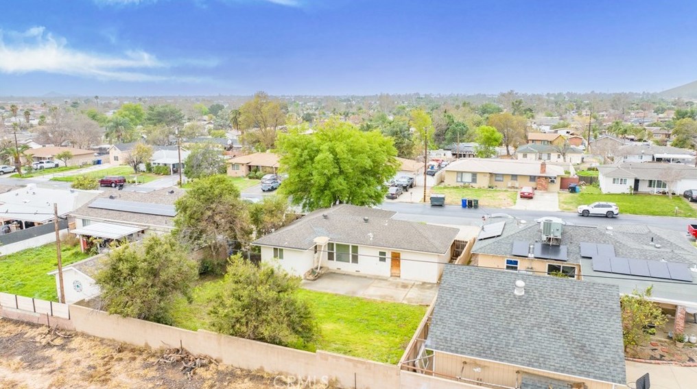 3942 Gordon Way, Riverside CA  92509-2708 exterior