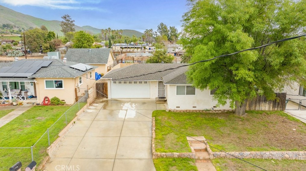 3942 Gordon Way, Riverside CA  92509-2708 exterior