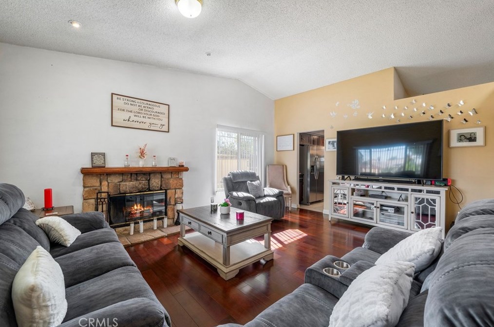 12827 Ninebark St, Moreno Valley, CA 92553-4704