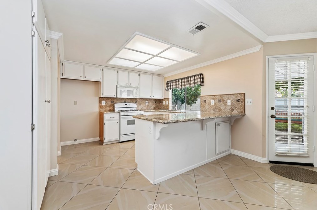 2862 Jackson St, Riverside CA  92503-6405 exterior