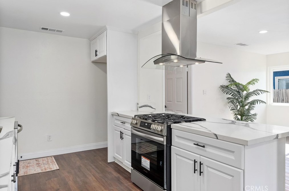 11926 Courser Ave, La Mirada CA  90638-1417 exterior