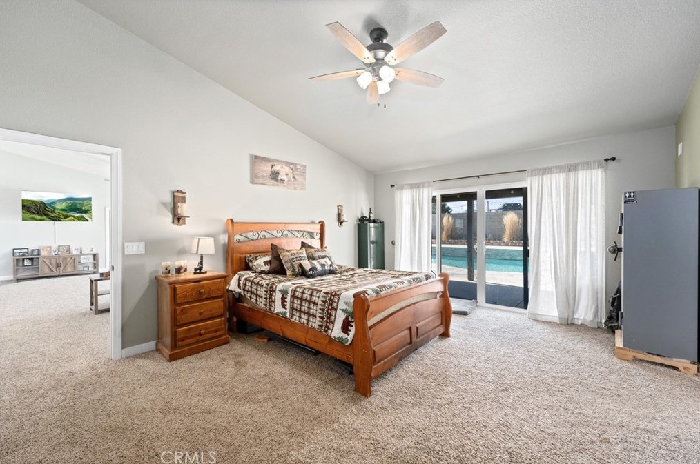 7085 Cygnet Rd, Phelan CA  92371-6926 exterior