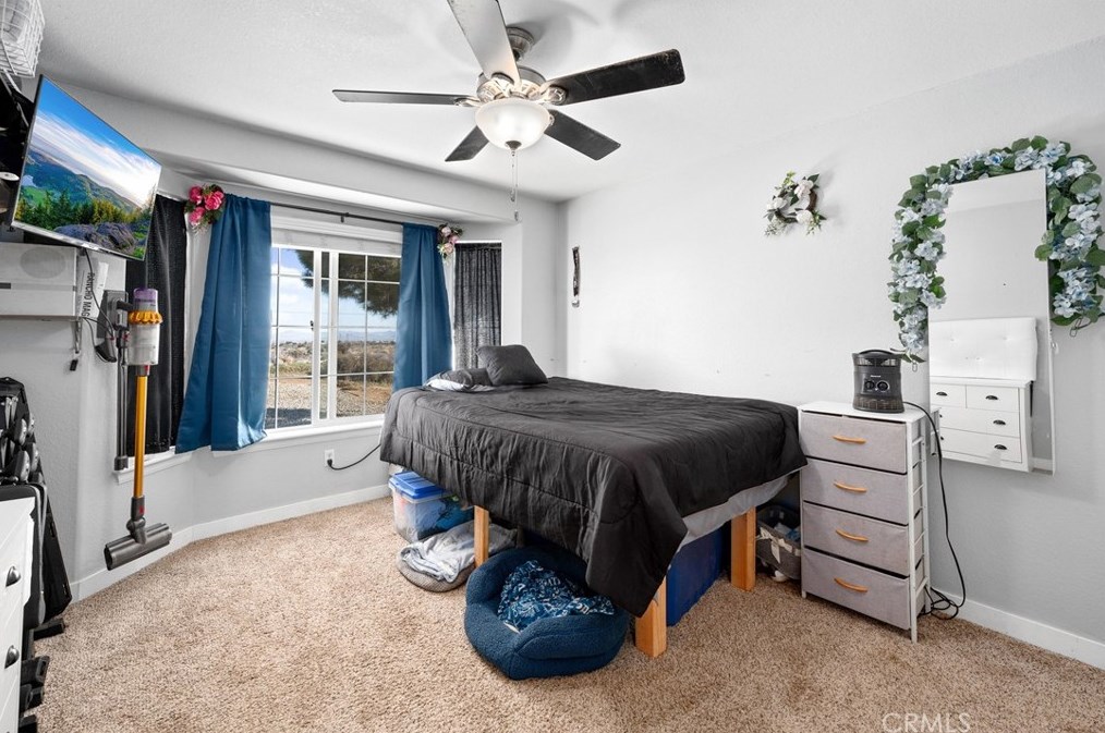 7085 Cygnet Rd, Phelan CA  92371-6926 exterior