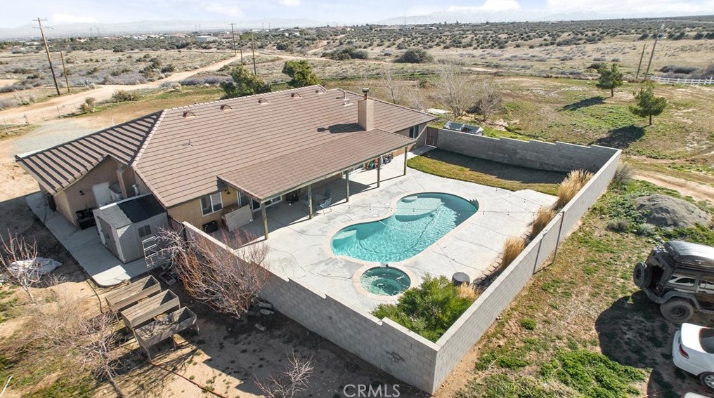 7085 Cygnet Rd, Phelan CA  92371-6926 exterior