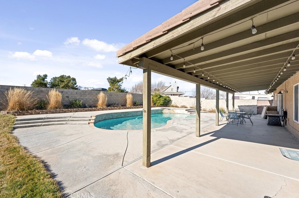 7085 Cygnet Rd, Phelan CA  92371-6926 exterior