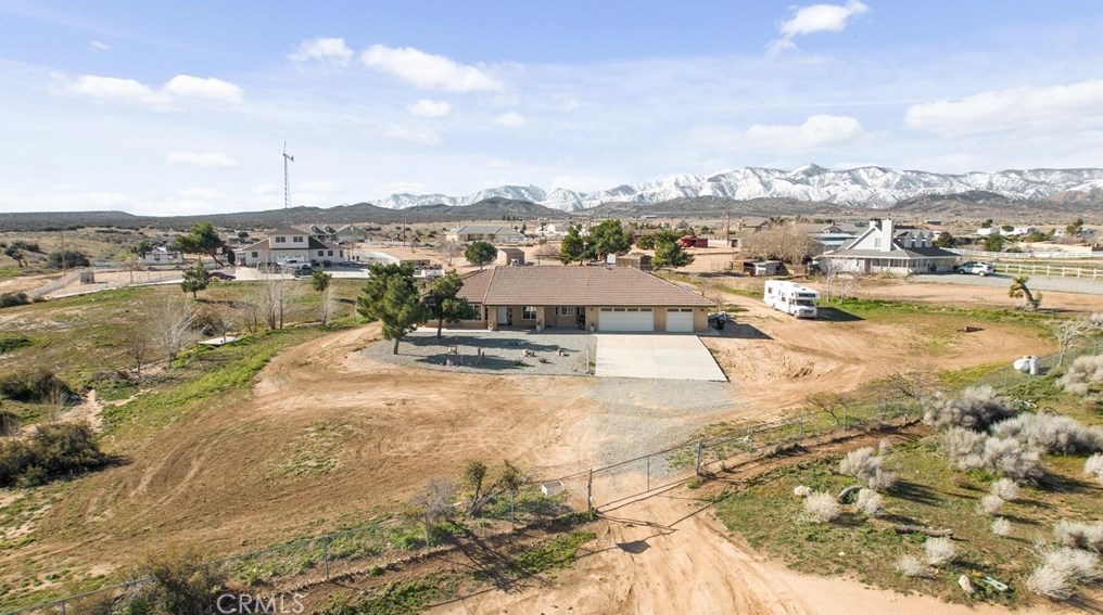 7085 Cygnet Rd, Phelan CA  92371-6926 exterior