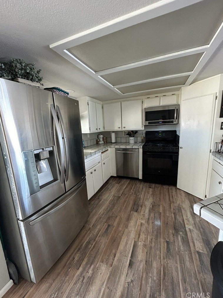 8745 Devon Ave, Hesperia CA 92345-6670 exterior