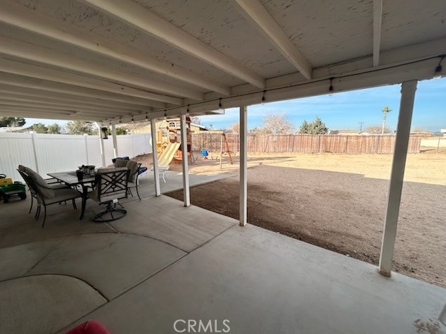 8745 Devon Ave, Hesperia CA 92345-6670 exterior