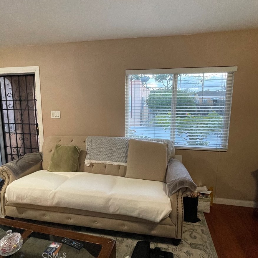 1523 83rd St, Los Angeles CA  90001-3905 exterior