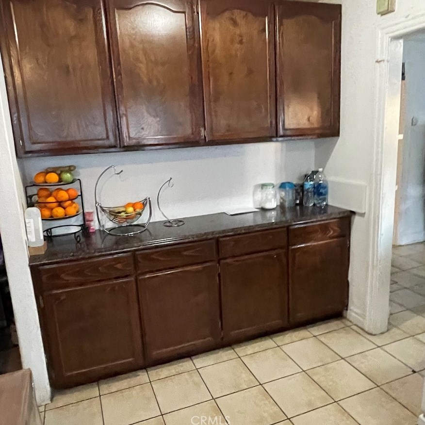 1523 83rd St, Los Angeles CA  90001-3905 exterior