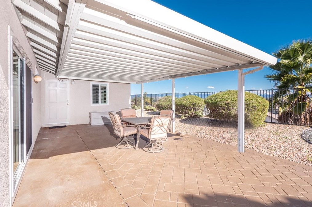 2937 Rockwood Dr, Riverside CA  92503-0818 exterior