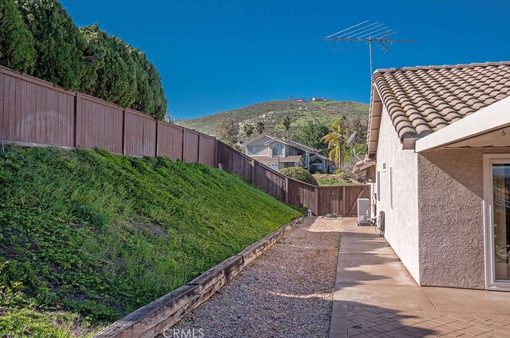 2937 Rockwood Dr, Riverside CA  92503-0818 exterior