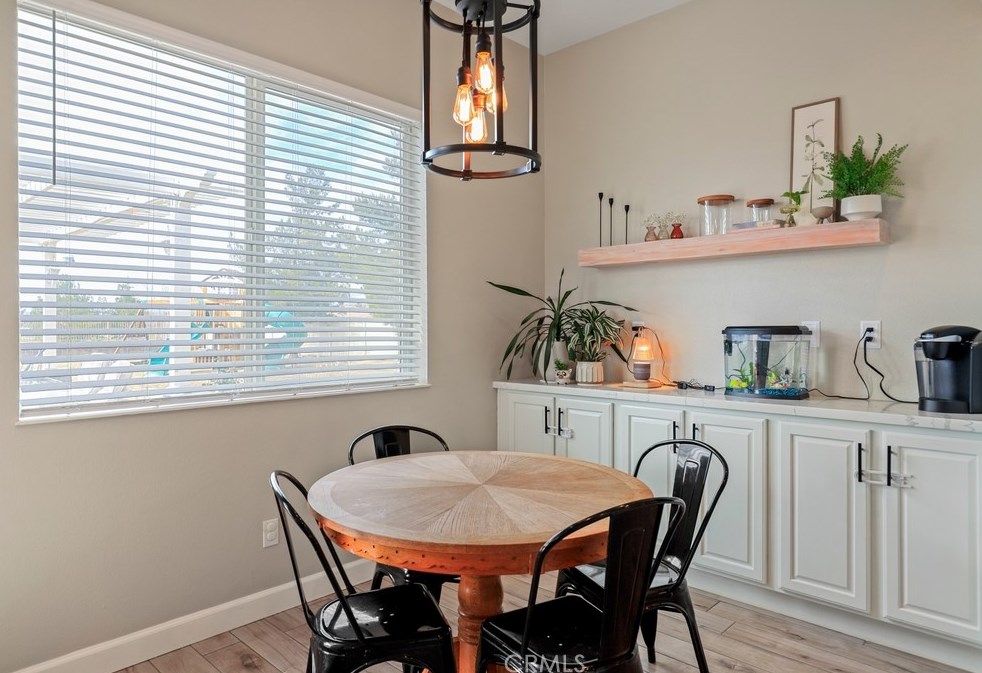 10992 Dandelion Ln, Apple Valley CA  92308-3651 exterior