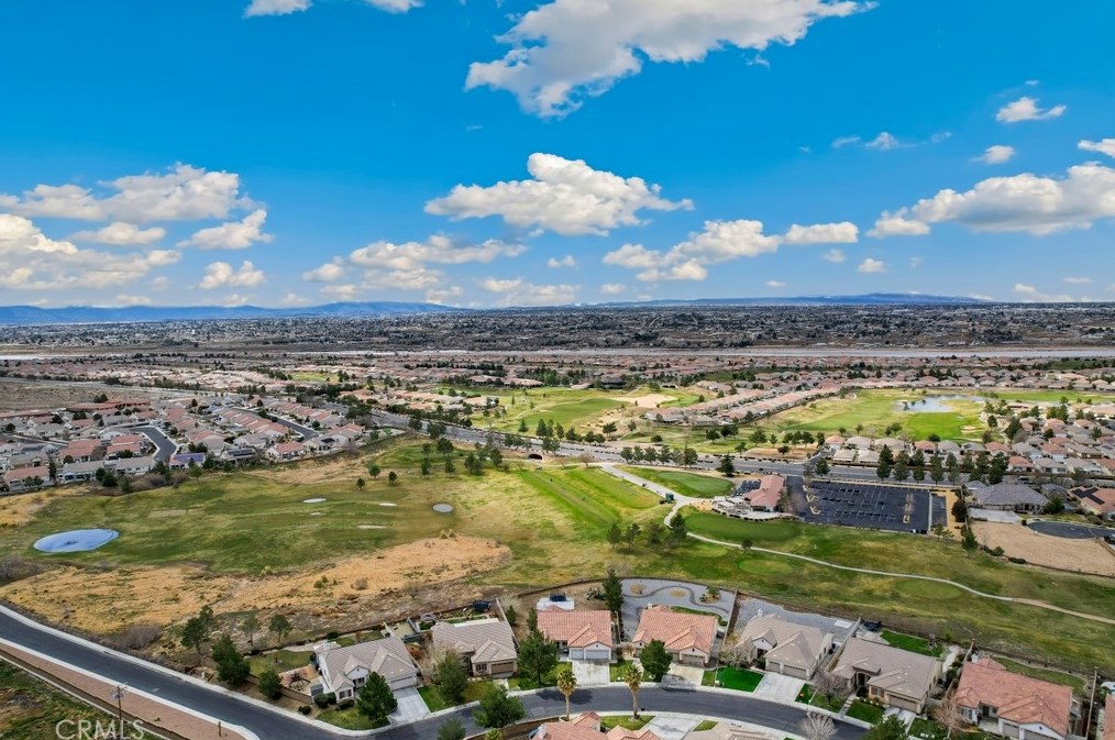 10992 Dandelion Ln, Apple Valley CA  92308-3651 exterior