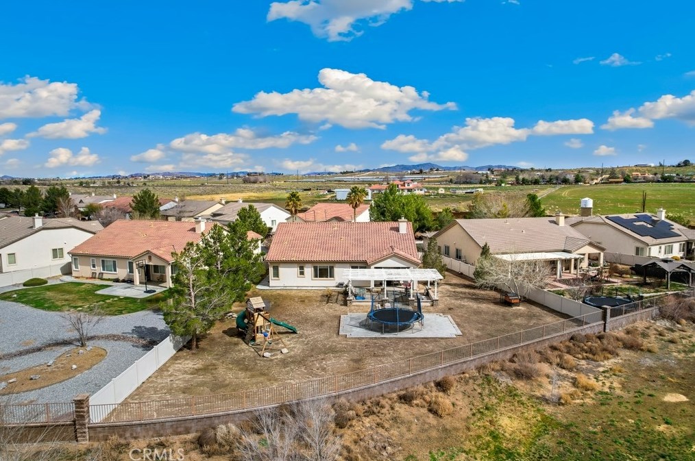 10992 Dandelion Ln, Apple Valley CA  92308-3651 exterior