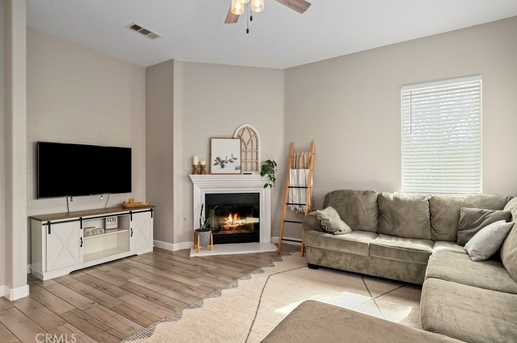 10992 Dandelion Ln, Apple Valley CA  92308-3651 exterior