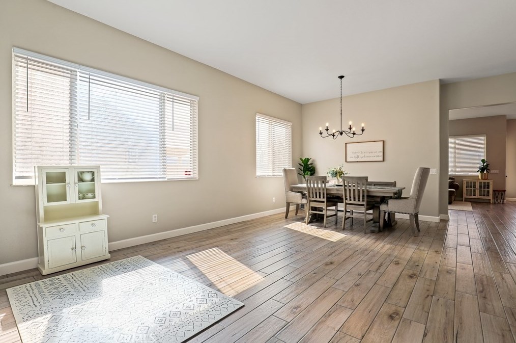 10992 Dandelion Ln, Apple Valley CA  92308-3651 exterior