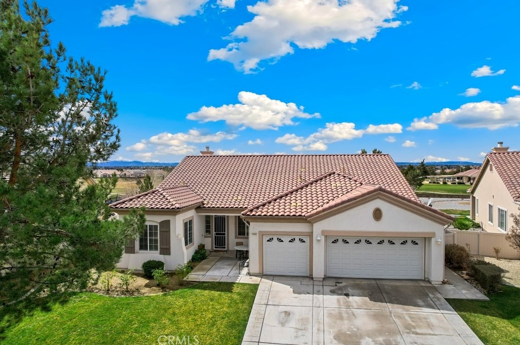10992 Dandelion Ln, Apple Valley CA  92308-3651 exterior