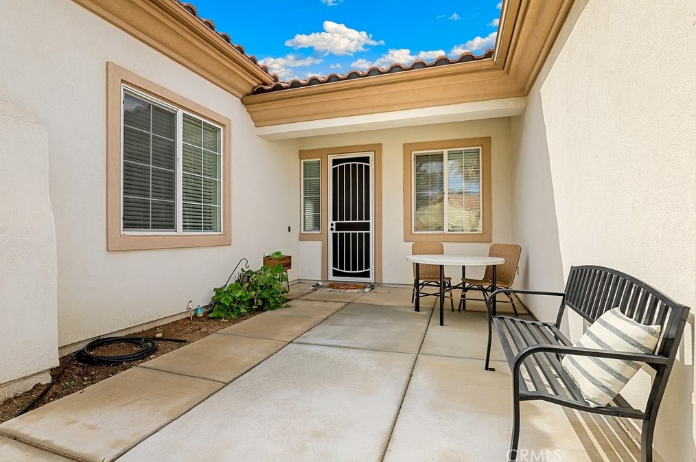 10992 Dandelion Ln, Apple Valley CA  92308-3651 exterior