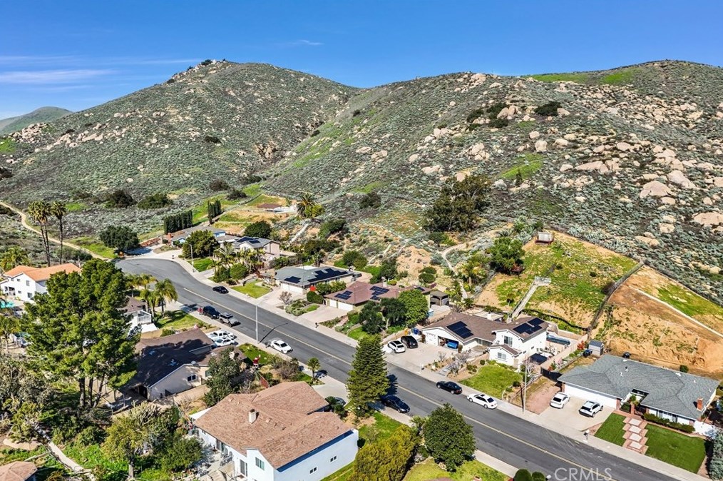 5711 Peacock Ln, Riverside CA  92505-3142 exterior