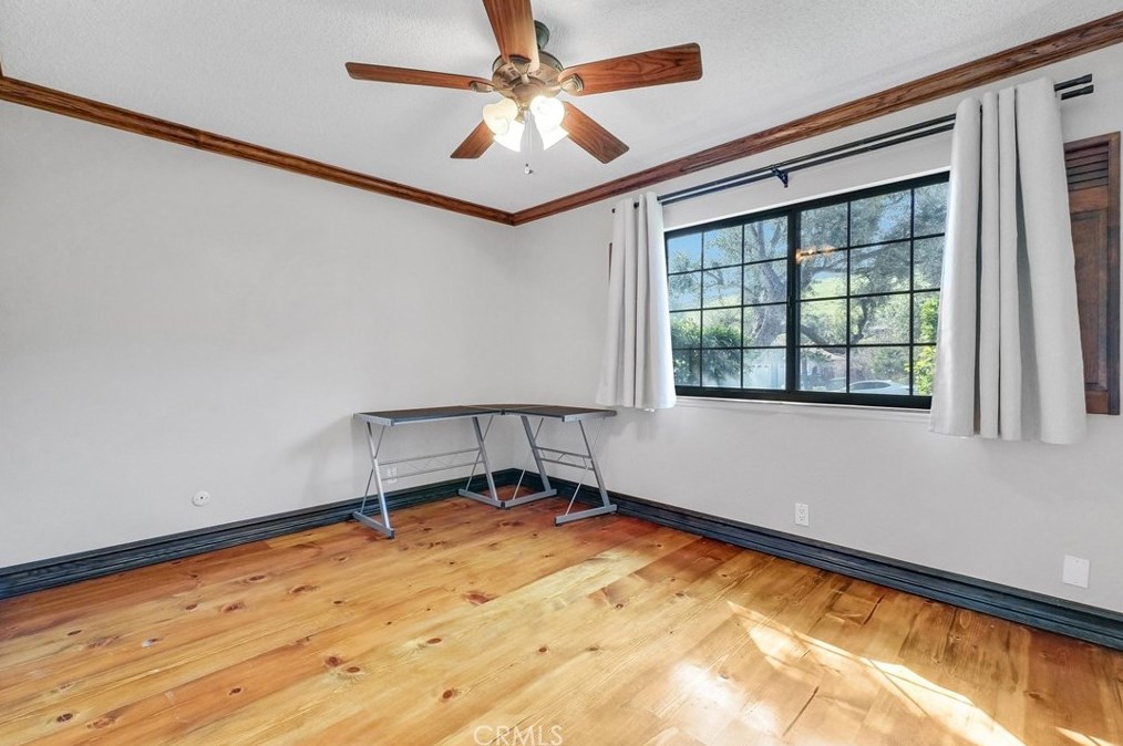 5711 Peacock Ln, Riverside CA  92505-3142 exterior