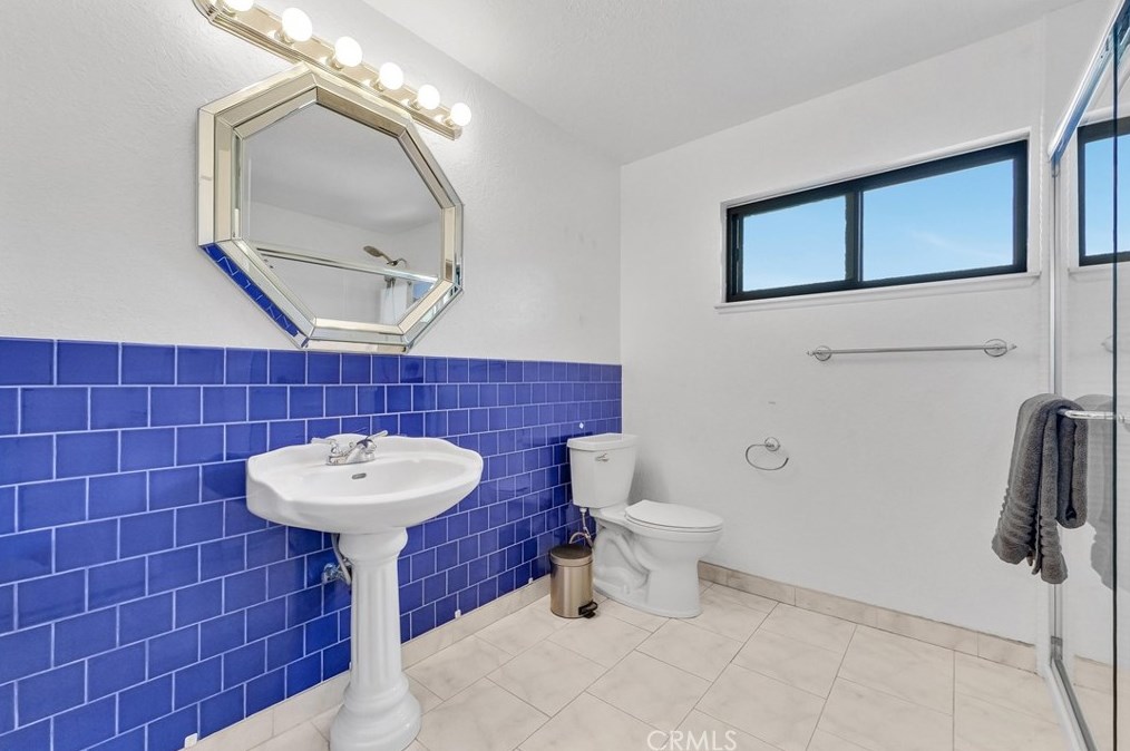 5711 Peacock Ln, Riverside CA  92505-3142 exterior