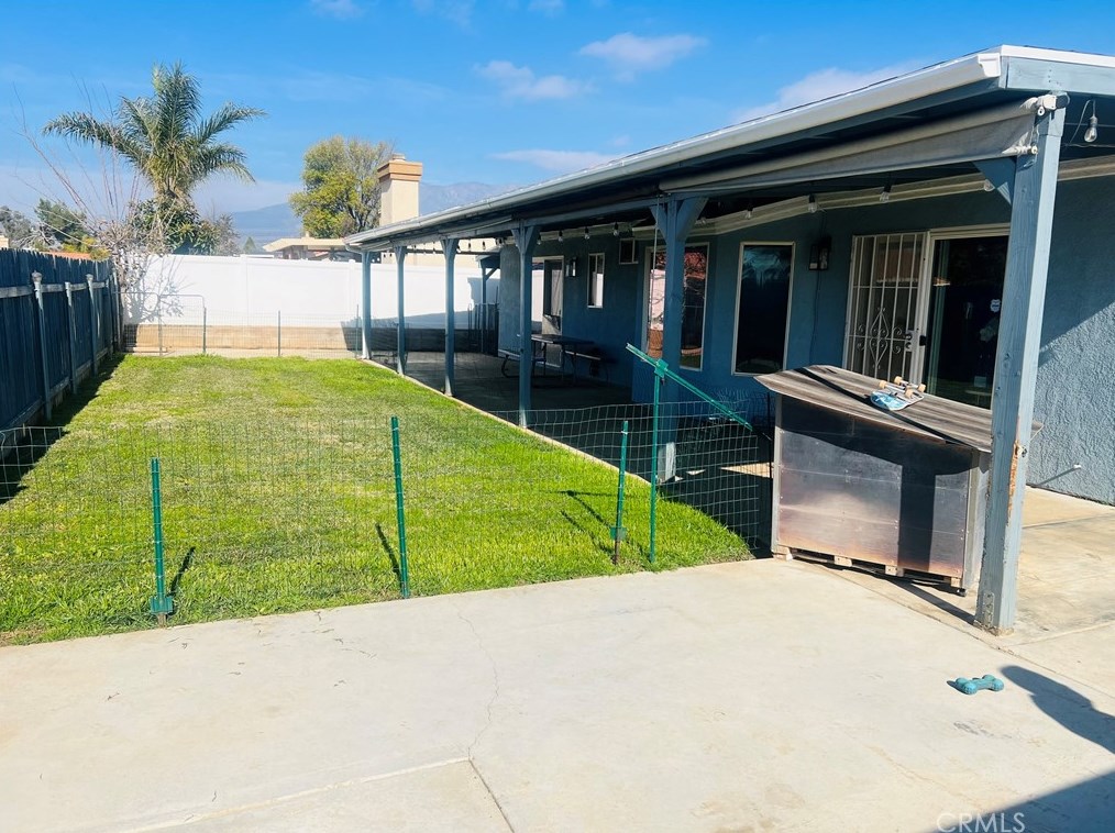1319 Orange Ave, Beaumont CA  92223-1709 exterior
