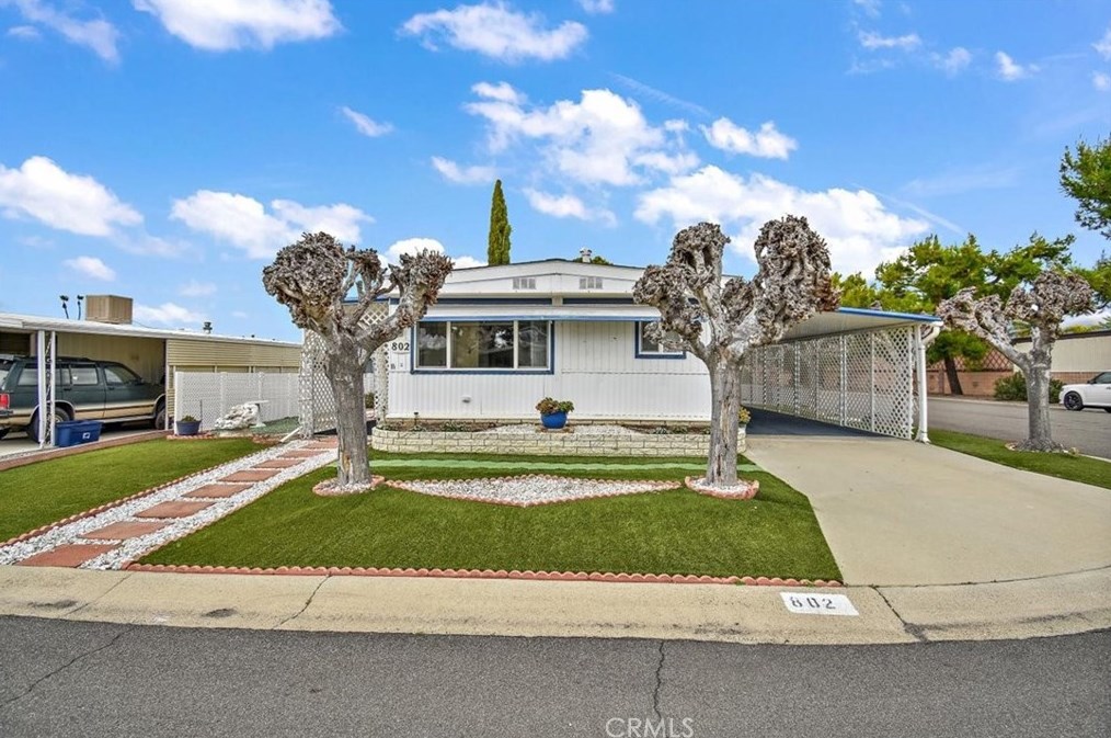 802 San Juan Dr, Hemet, CA 92543-6921