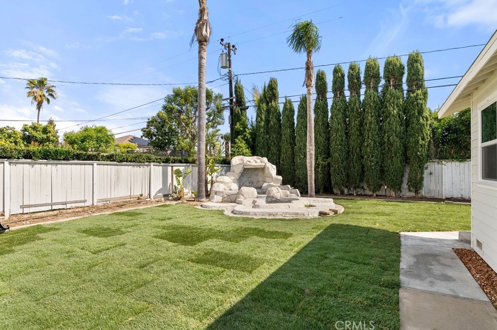 20242 Orchid St, Newport Beach CA  92660-0733 exterior