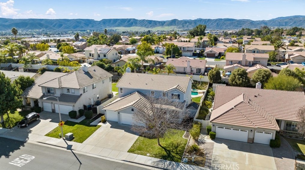 40597 Symphony Park Ln, Murrieta CA  92562-5716 exterior